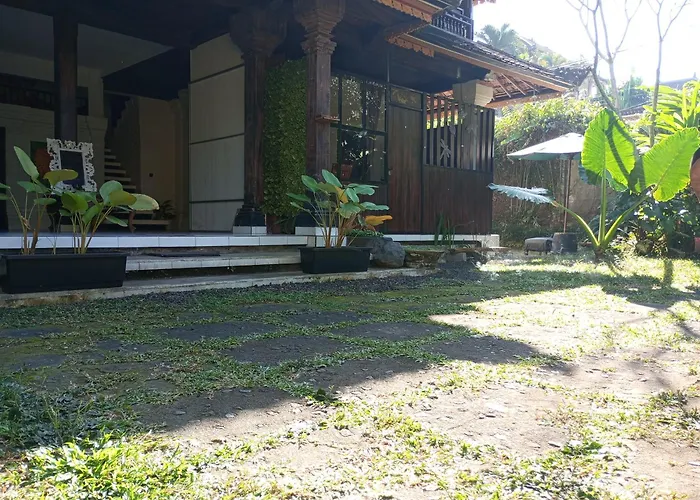 Puri Sari